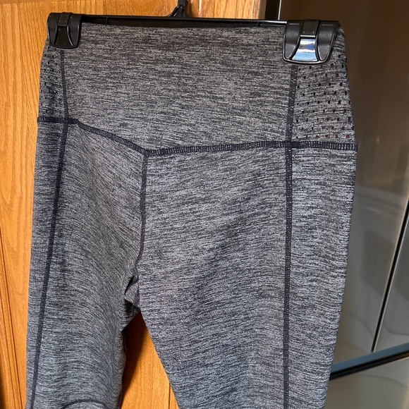 MPG … Mid rise Cropped leggings - Picture 7 of 8